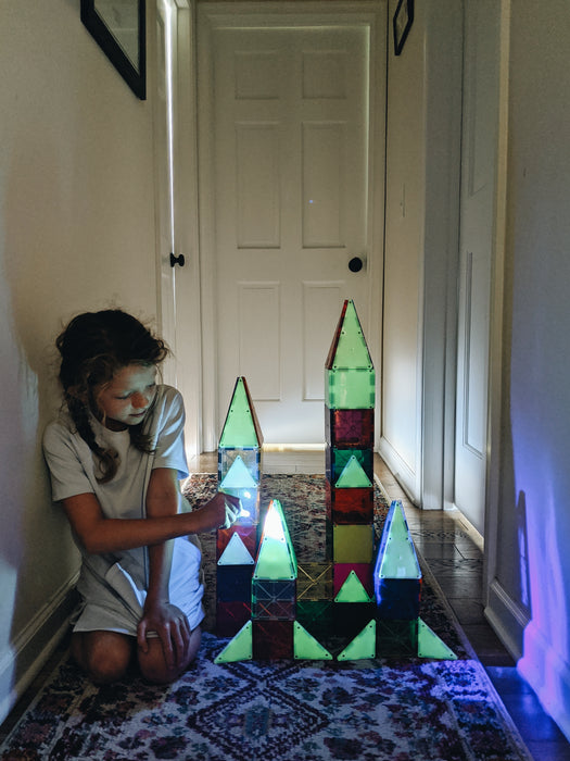 18816 - MAGNA-TILES® Glow 16 Piece Set